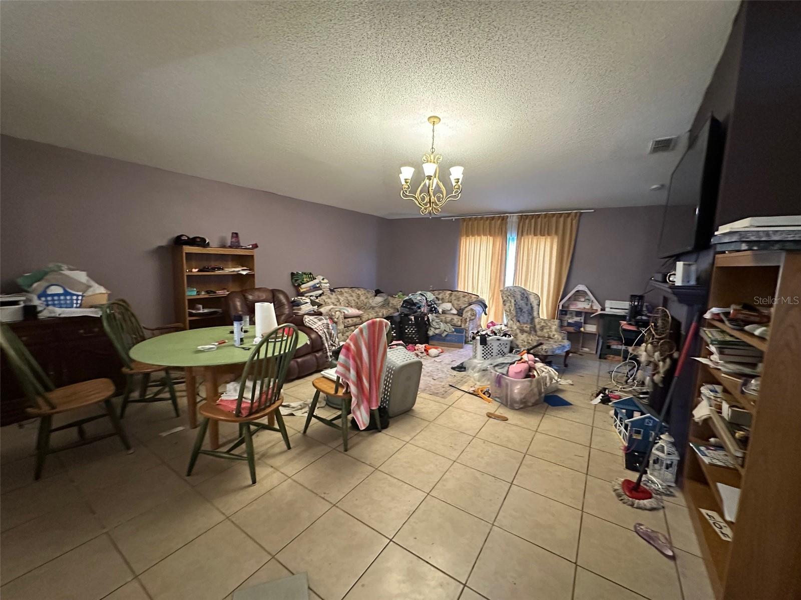 1909 LAKEVIEW PLACE
