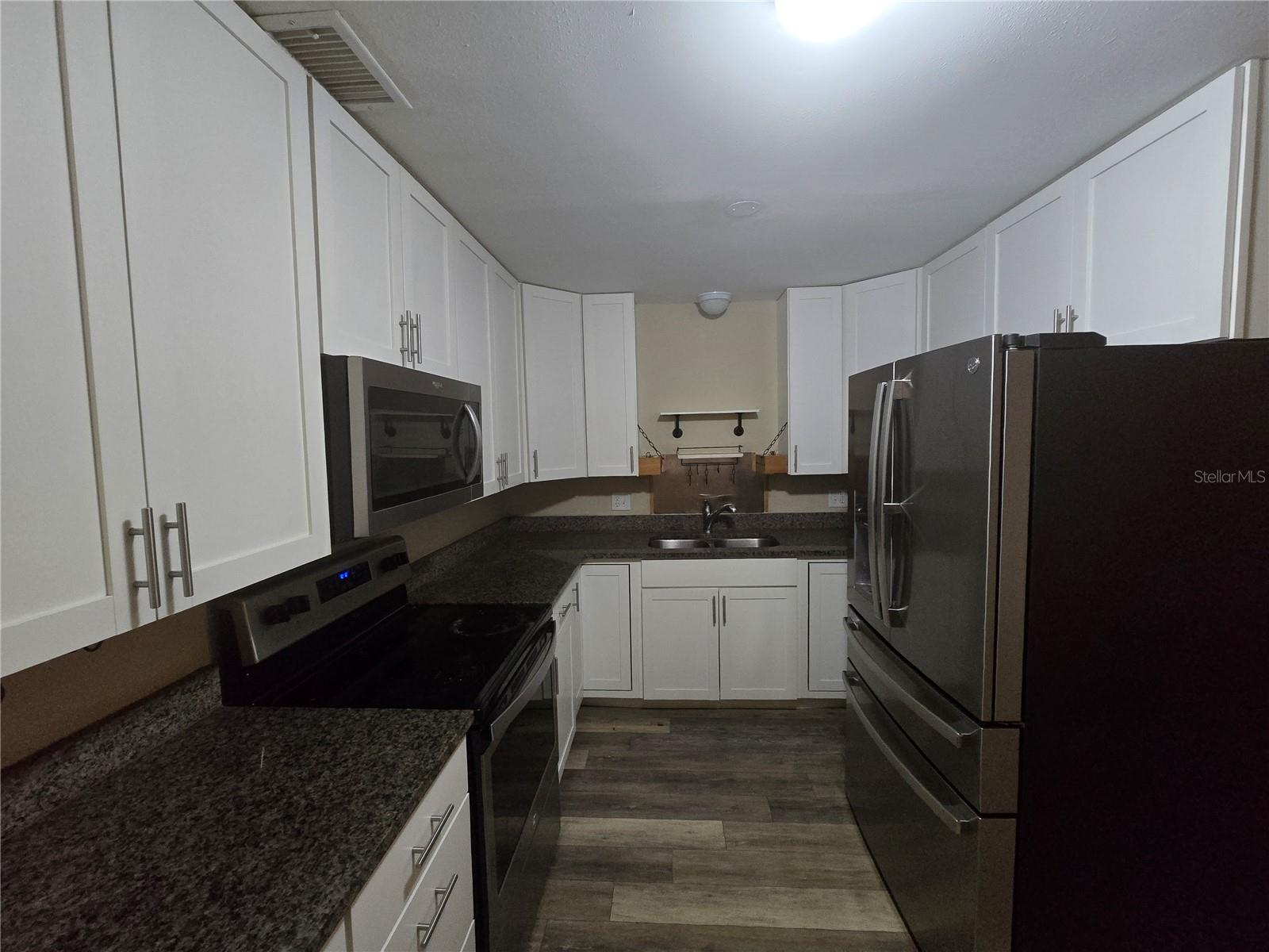 ACREAGE & UNREC - Residential Lease