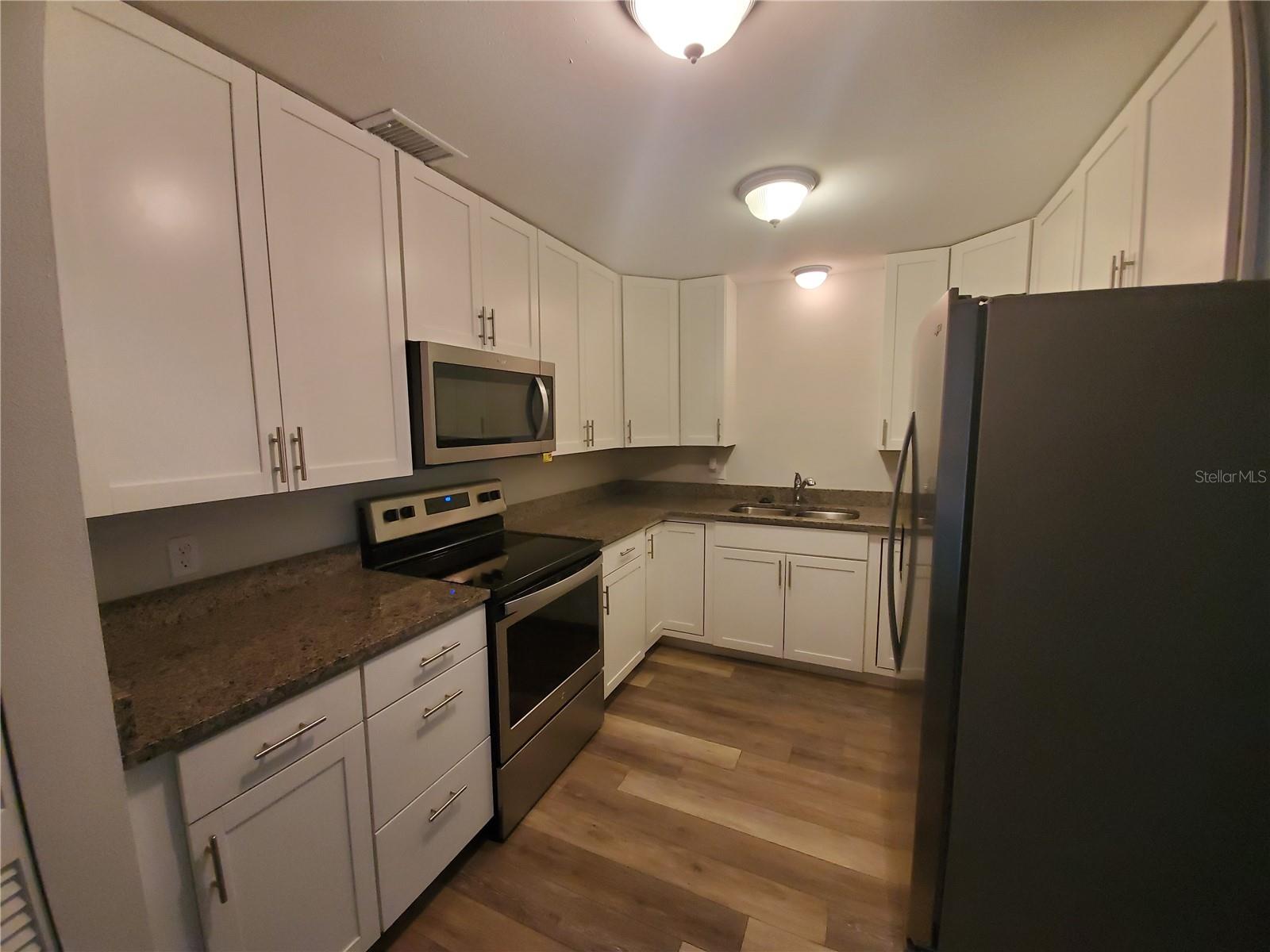 ACREAGE & UNREC - Residential Lease