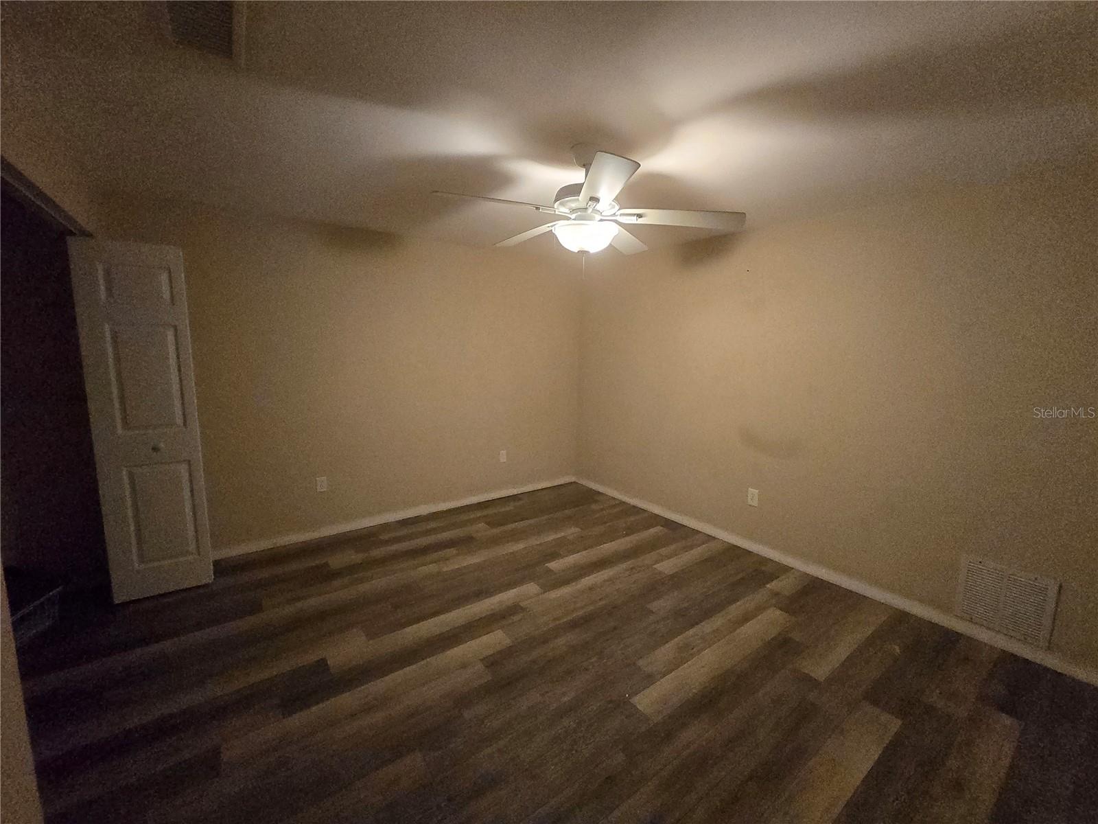 ACREAGE & UNREC - Residential Lease