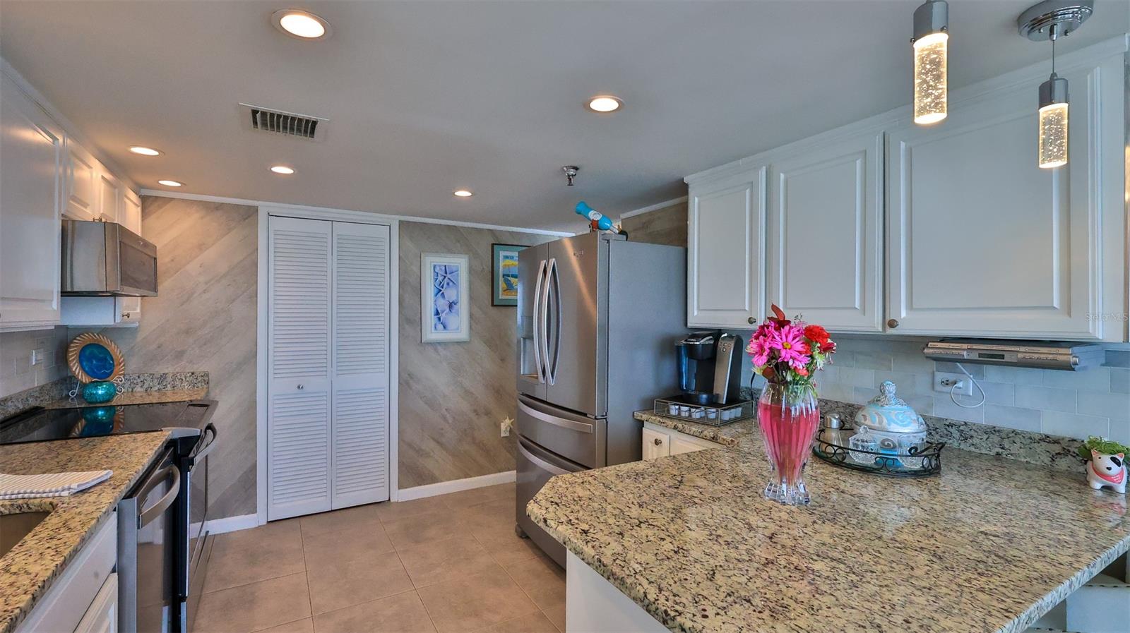 Gemini Condo - Residential