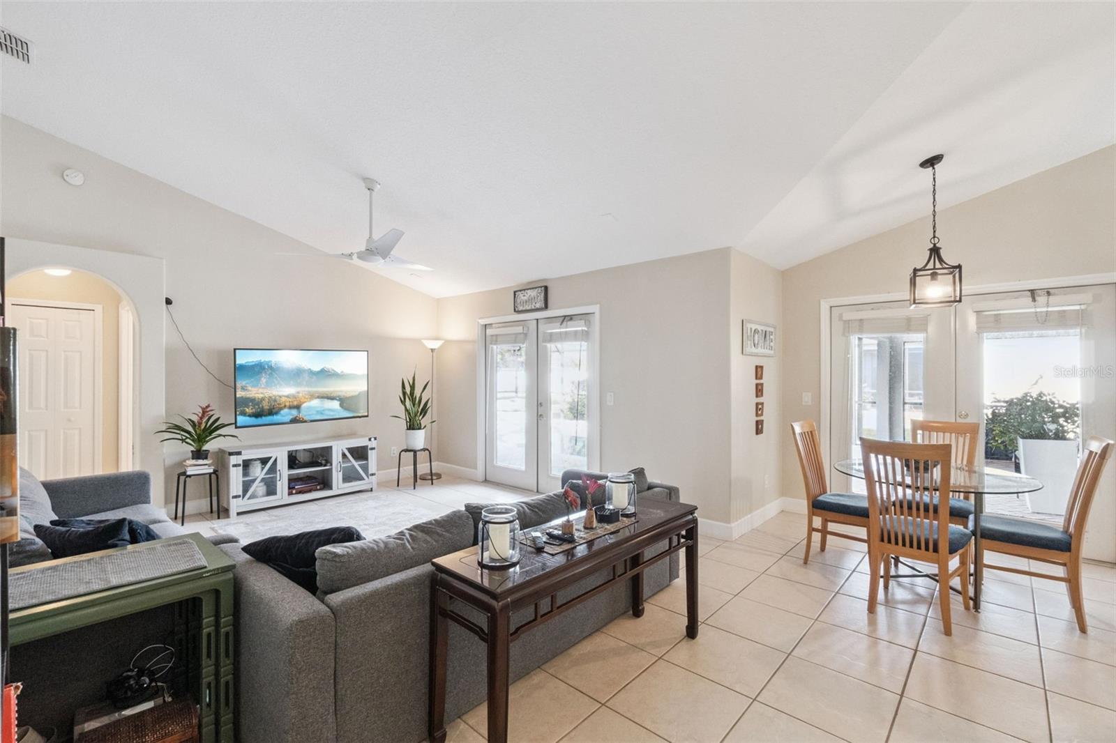 ASHLEY COVE UNIT 3 - Residential