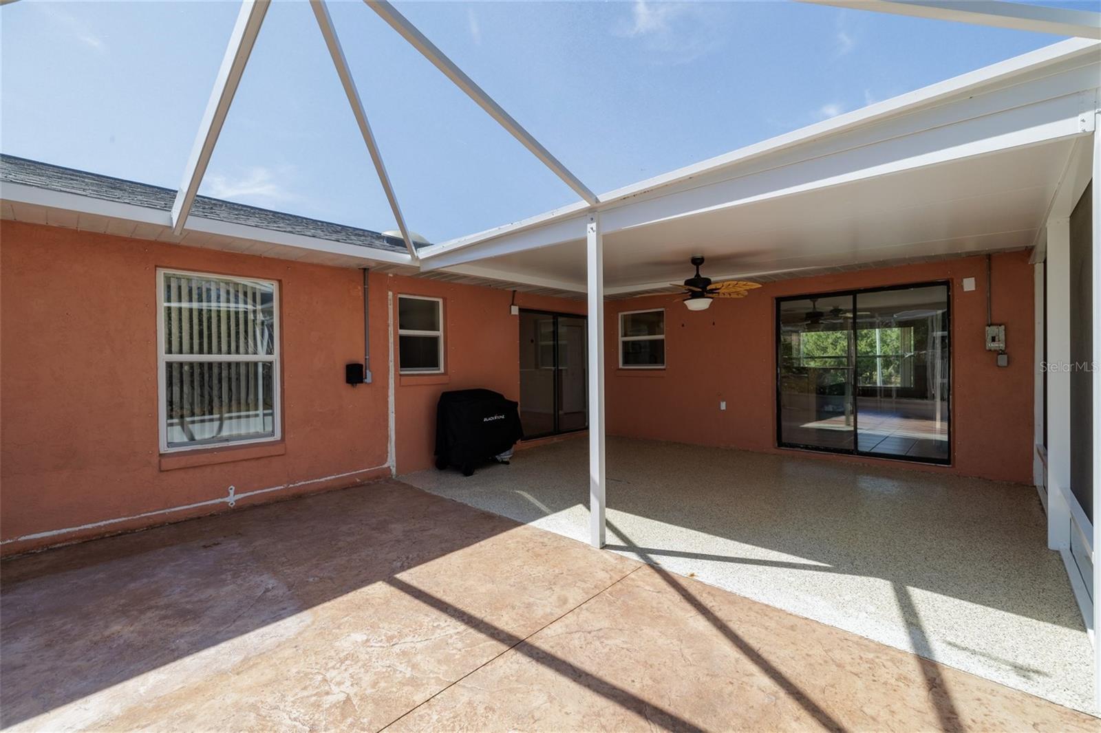 SWEETWATER HILLS UNIT 03 - Residential