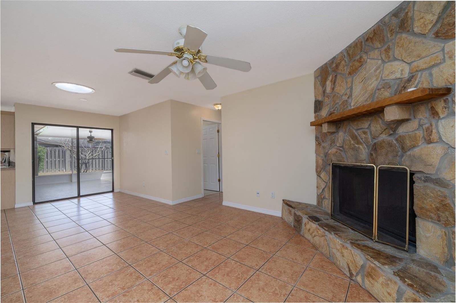 SWEETWATER HILLS UNIT 03 - Residential