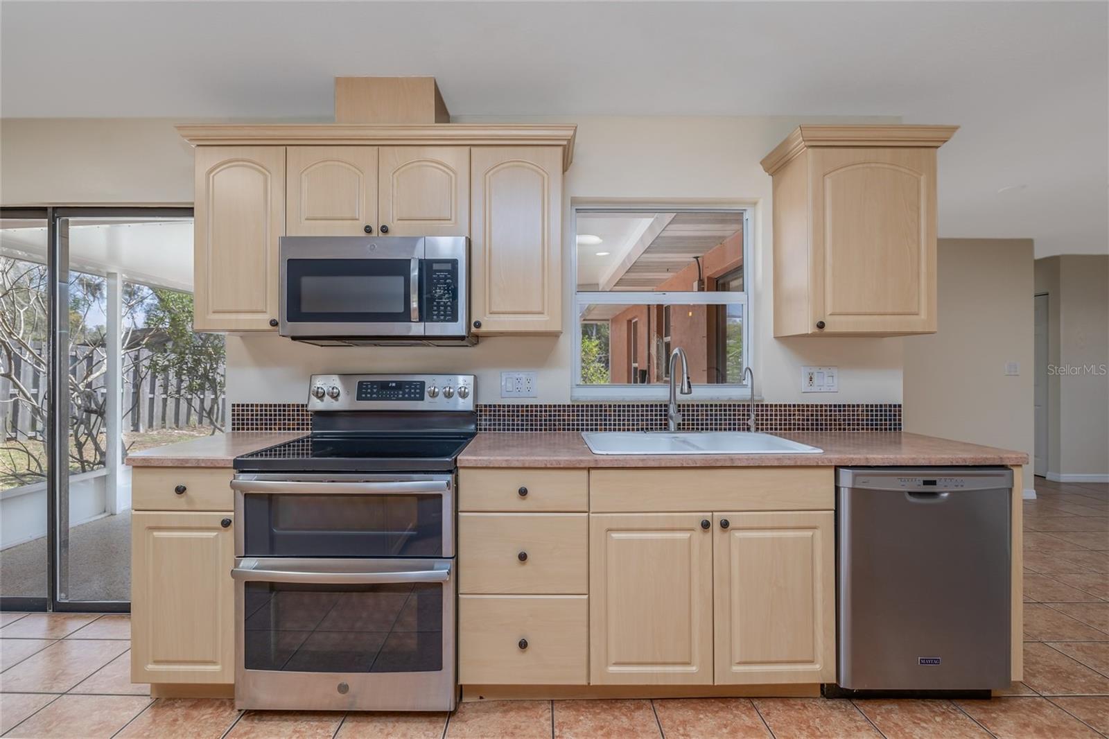 SWEETWATER HILLS UNIT 03 - Residential