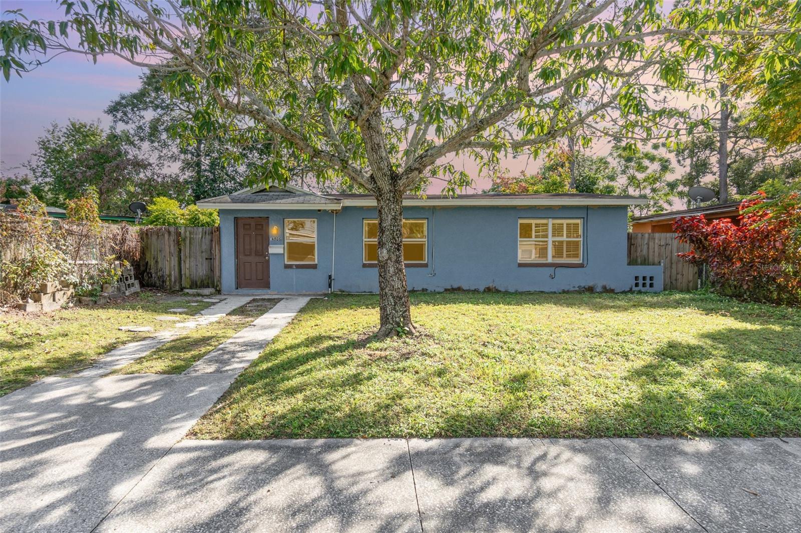 LAKE LAWNE SHORES - Residential