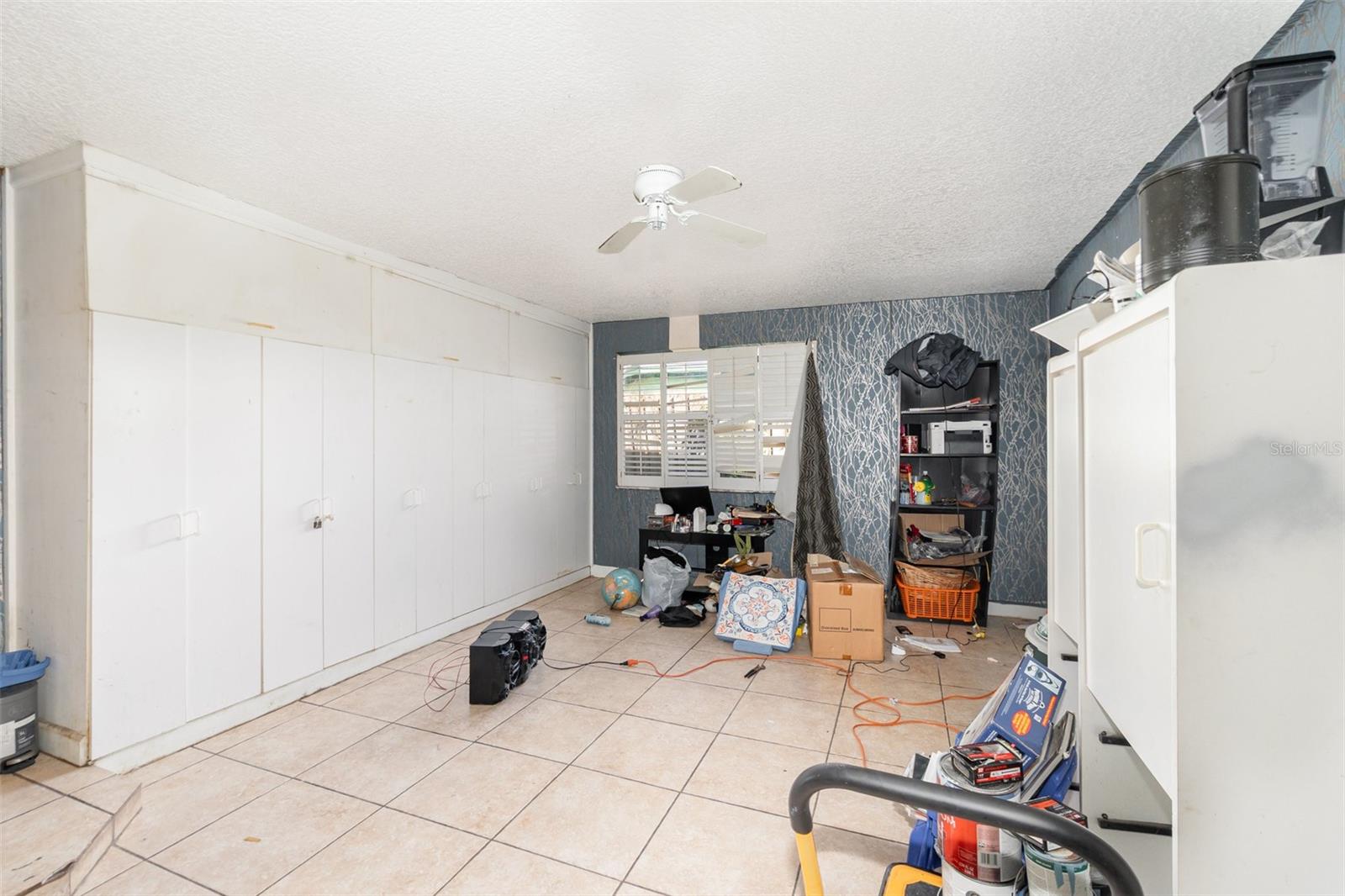 LAKE LAWNE SHORES - Residential