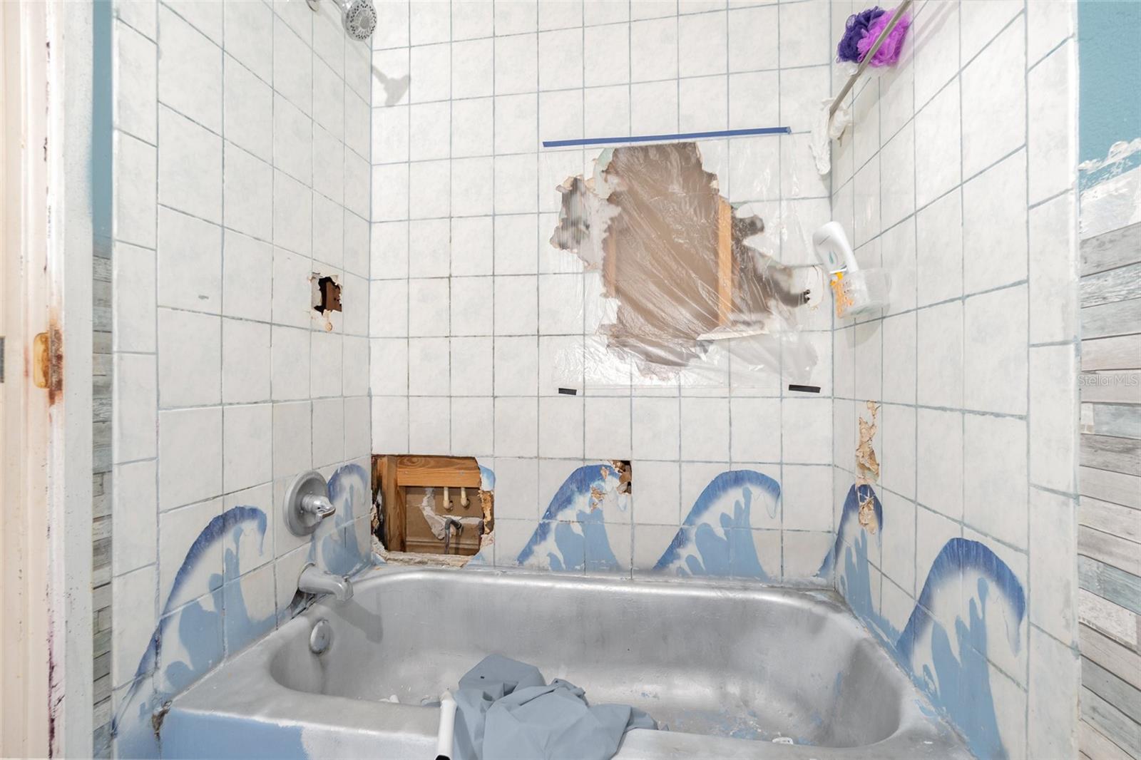 LAKE LAWNE SHORES - Residential