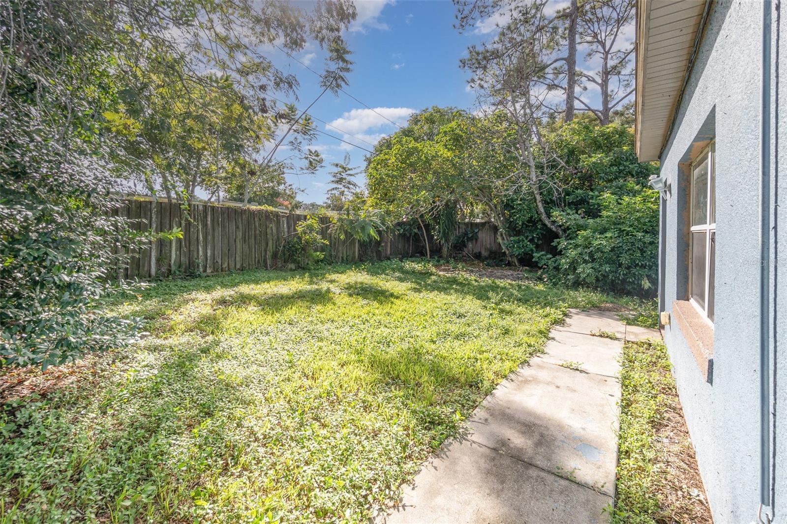 LAKE LAWNE SHORES - Residential