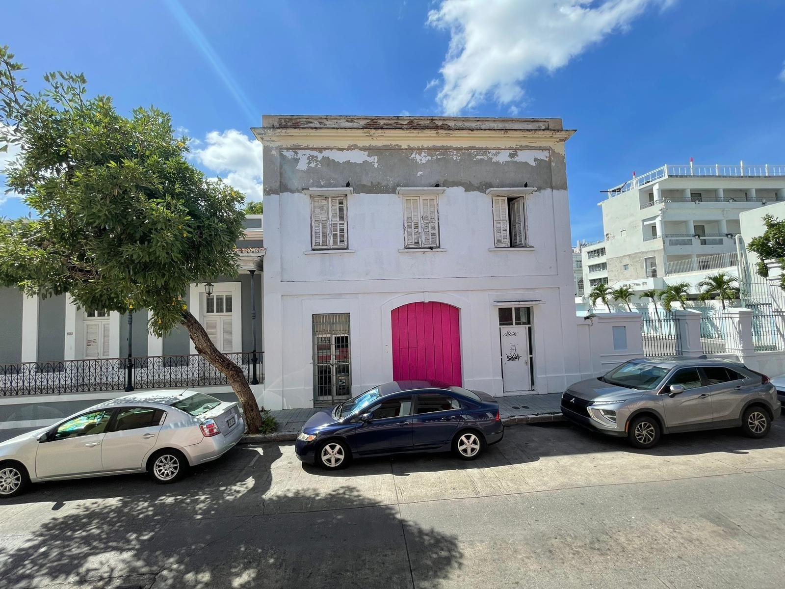 Historic Casa Pou for rent in Ponce, Puerto Rico. It has 2,500 square feet and is located steps from Plaza de Ponce, Parque de Bombas, Casino, and tourist destinations of Ponce. It has Historical Zone (ZH) and Commercial Residential (RC) zoning. Coordinate your appointment by calling today.