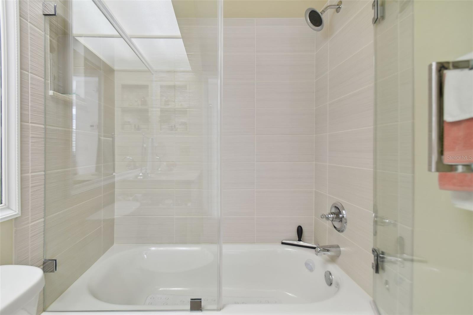 FAIRWAY LAKES TWNHMS II A C - Residential