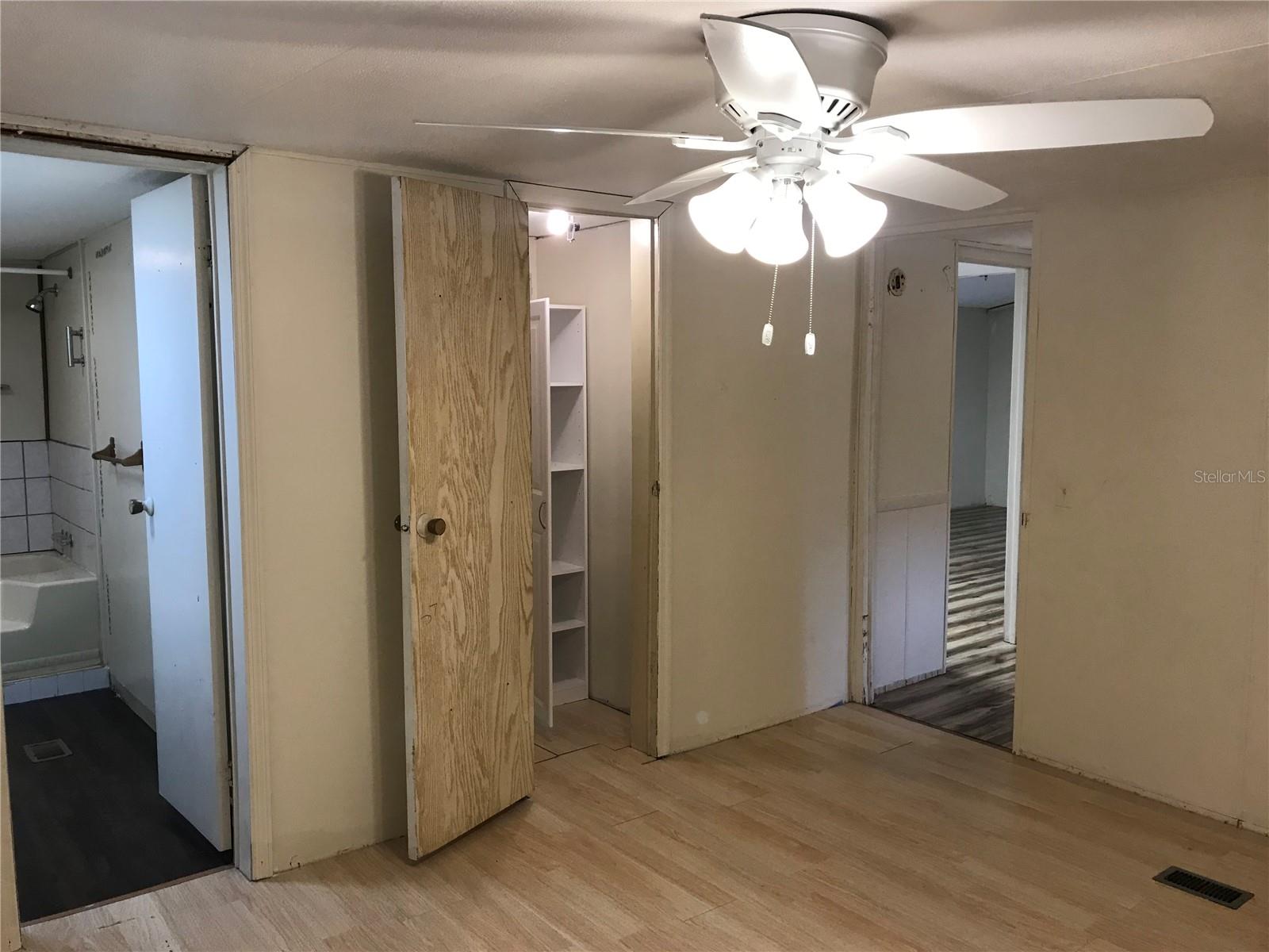 WEEKI WACHEE - Residential