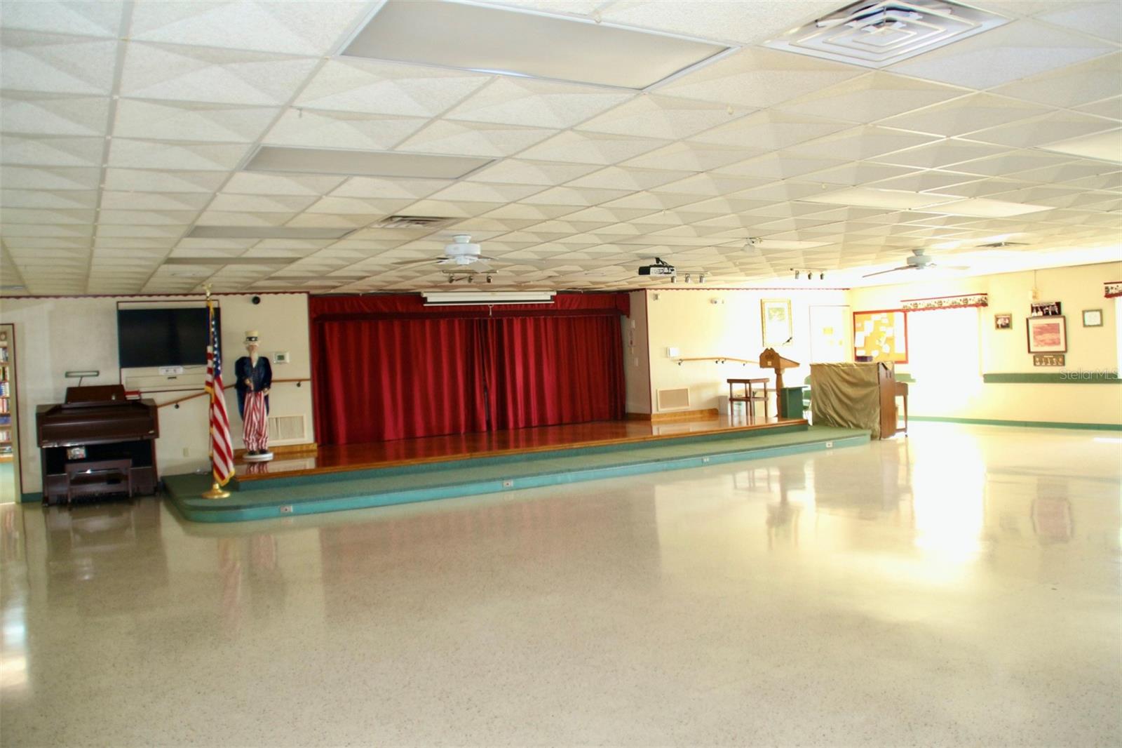 GOLDEN GATE MOBILE HOME PARK UNREC - Residential