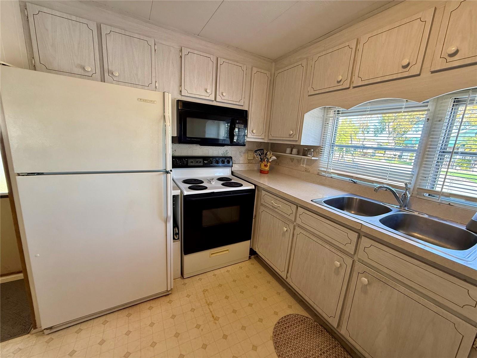 GOLDEN GATE MOBILE HOME PARK UNREC - Residential