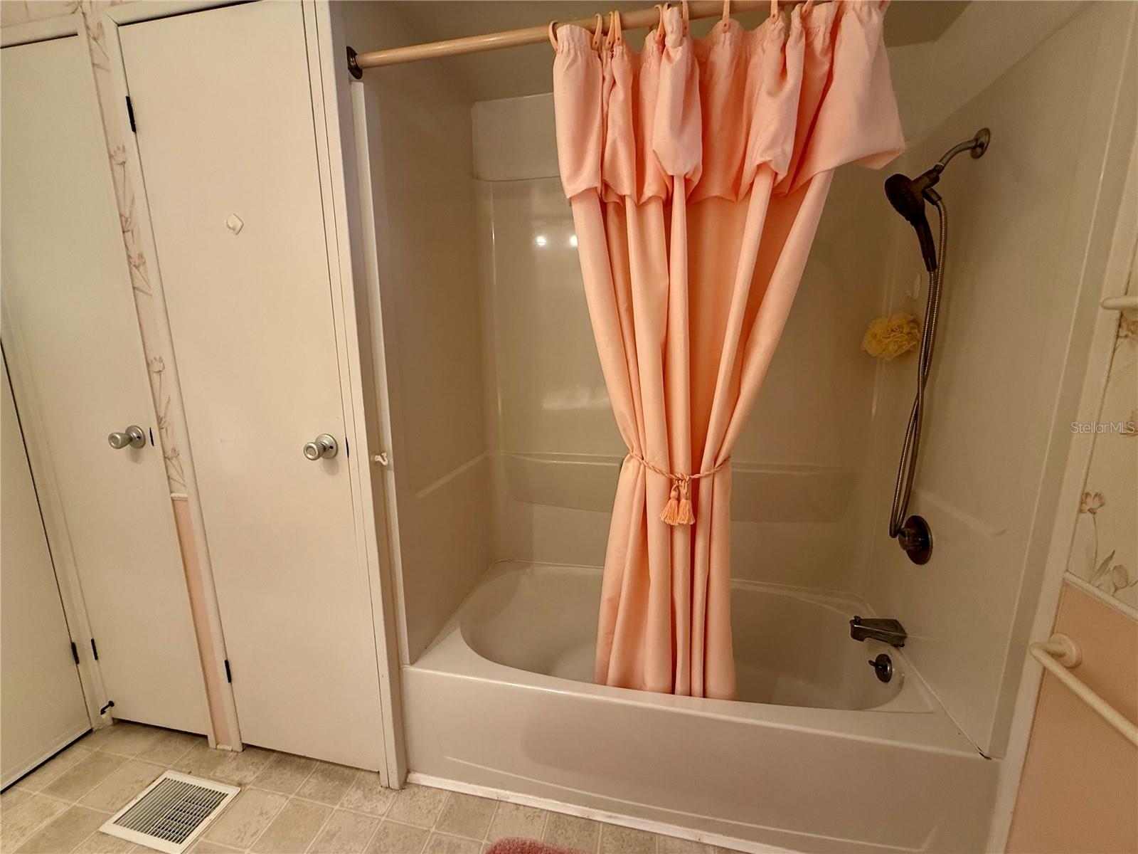 GOLDEN GATE MOBILE HOME PARK UNREC - Residential