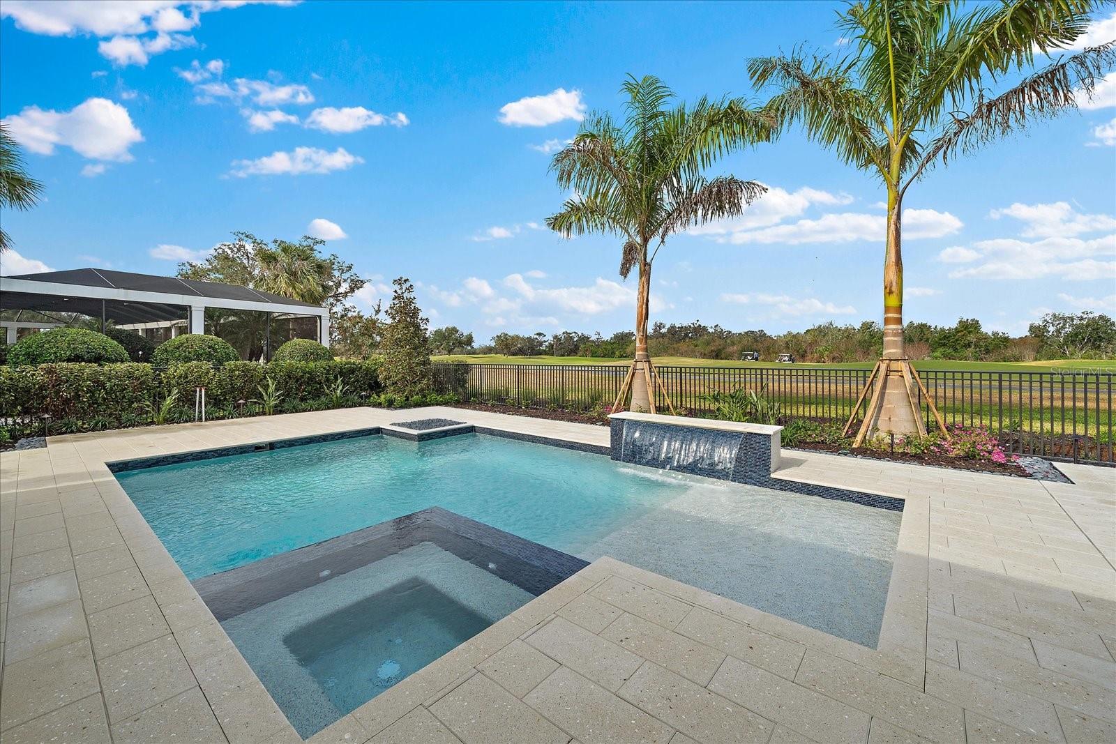 FOUNDERS CLUB - Residential