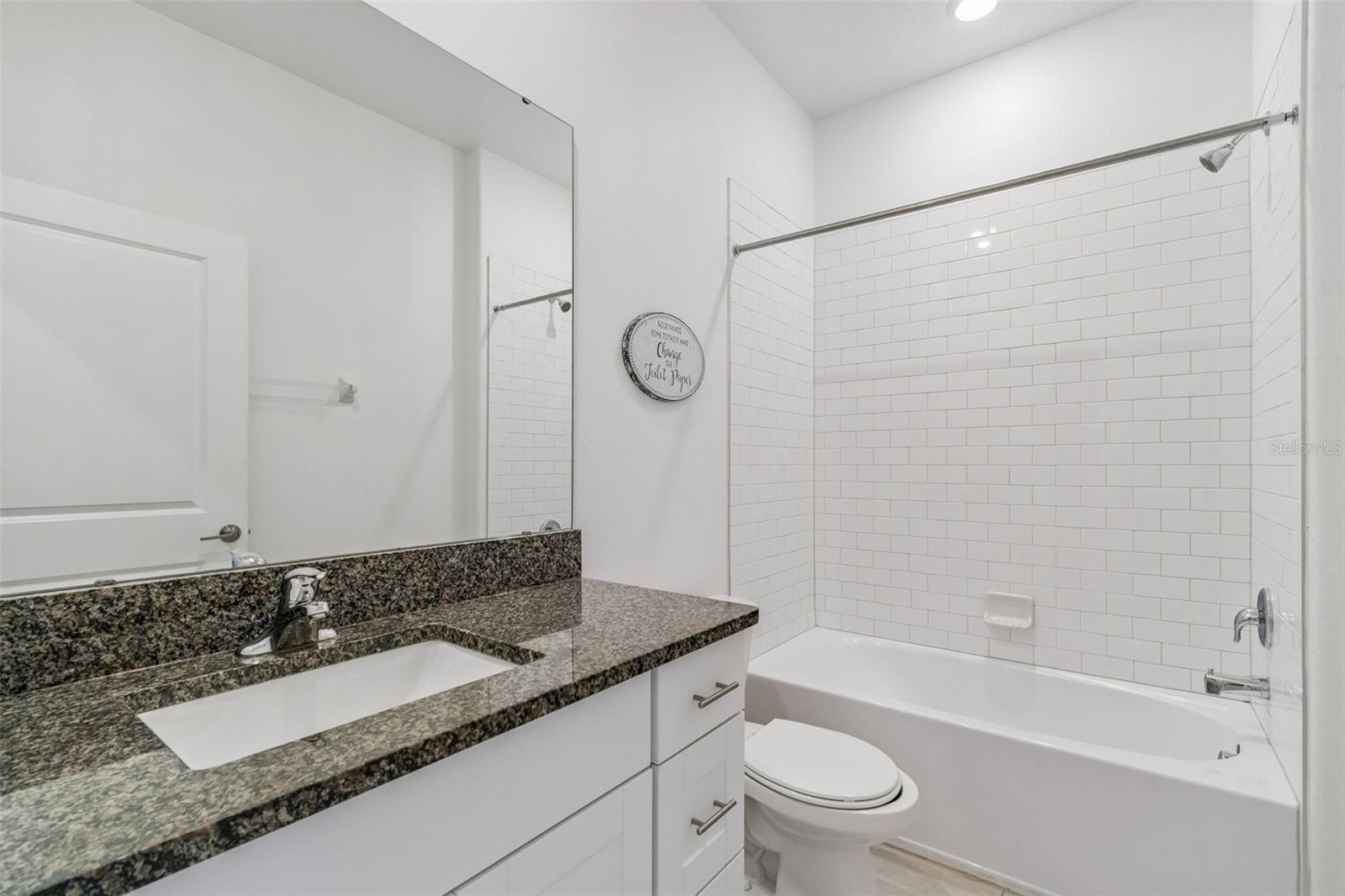 PALM RIVER TWNHMS PH 2 - Residential