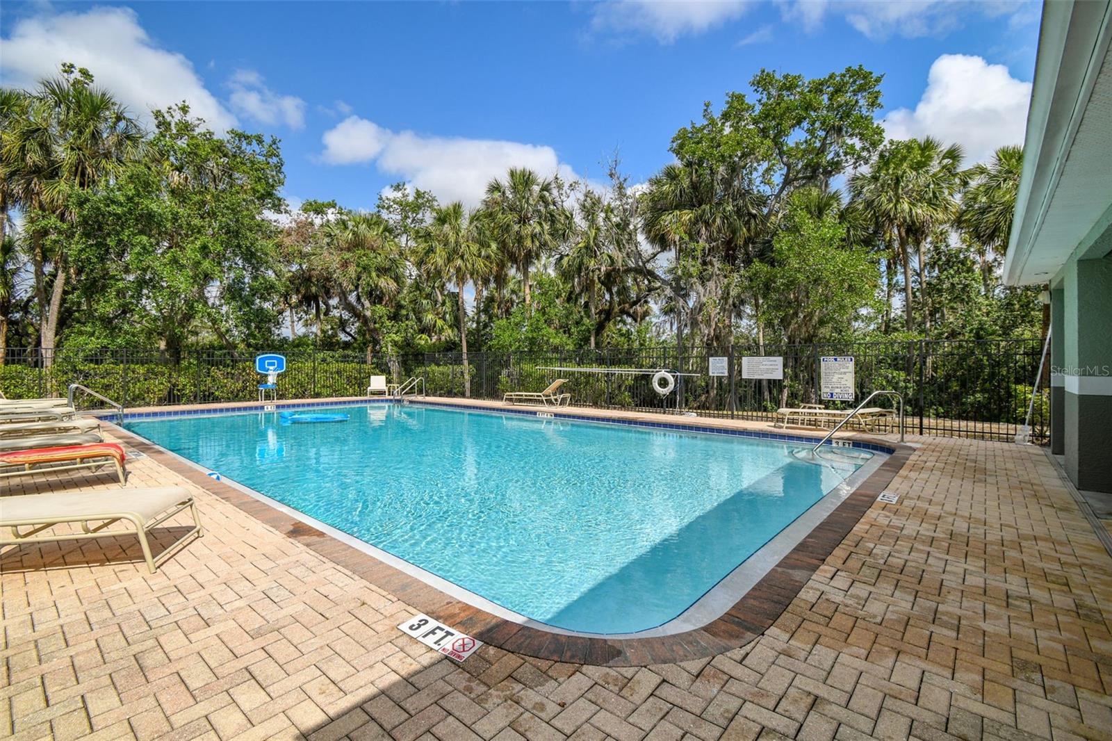 PALM RIVER TWNHMS PH 2 - Residential