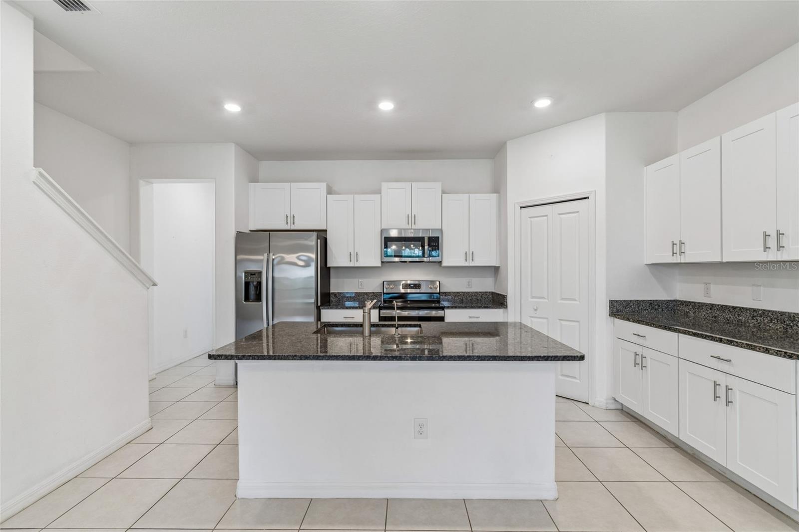 PALM RIVER TWNHMS PH 2 - Residential