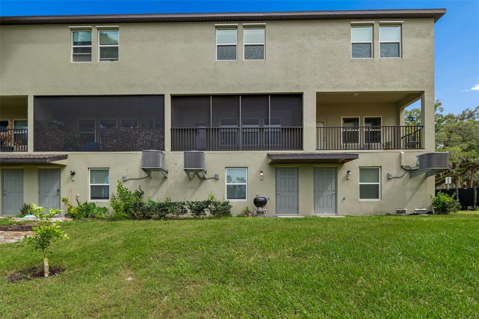 PALM RIVER TWNHMS PH 2 - Residential