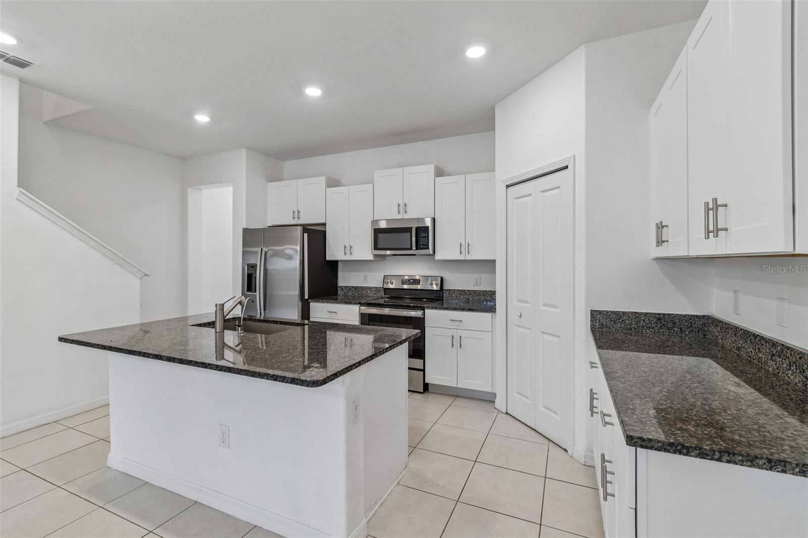 PALM RIVER TWNHMS PH 2 - Residential