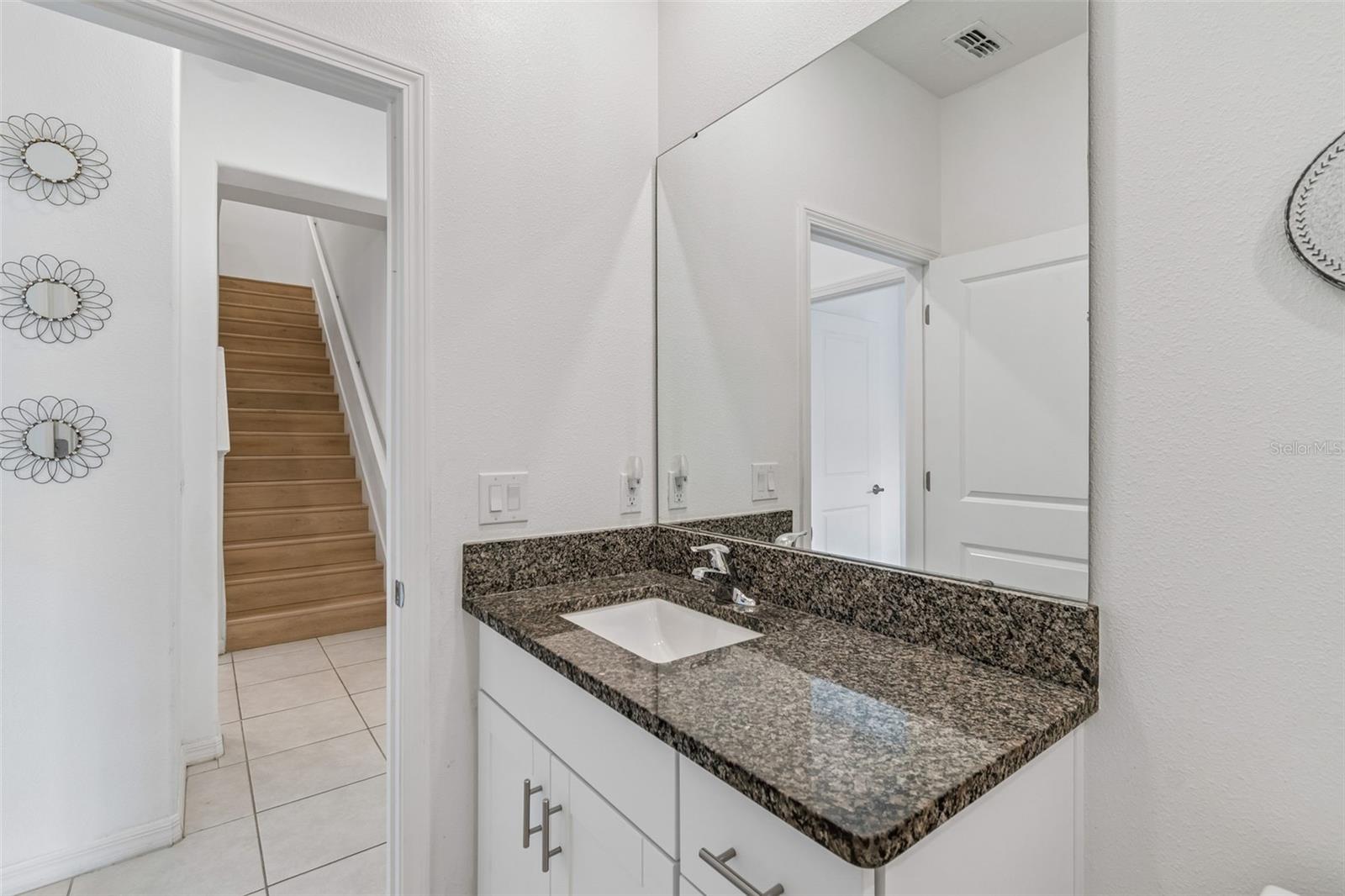 PALM RIVER TWNHMS PH 2 - Residential