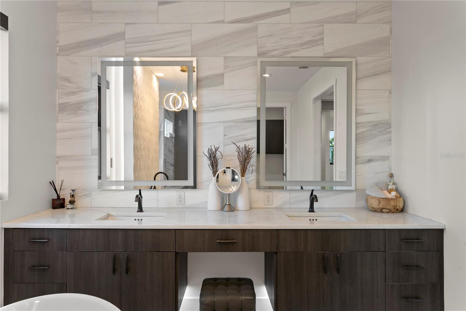 SOUTH CSWY ISLE YACHT CLUB 4TH ADD - Residential