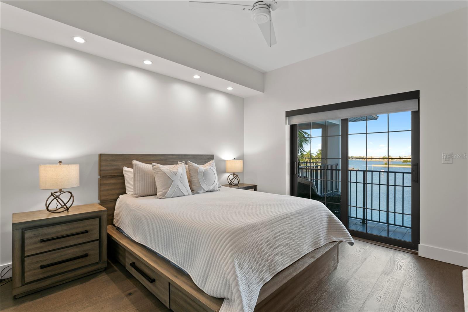 SOUTH CSWY ISLE YACHT CLUB 4TH ADD - Residential