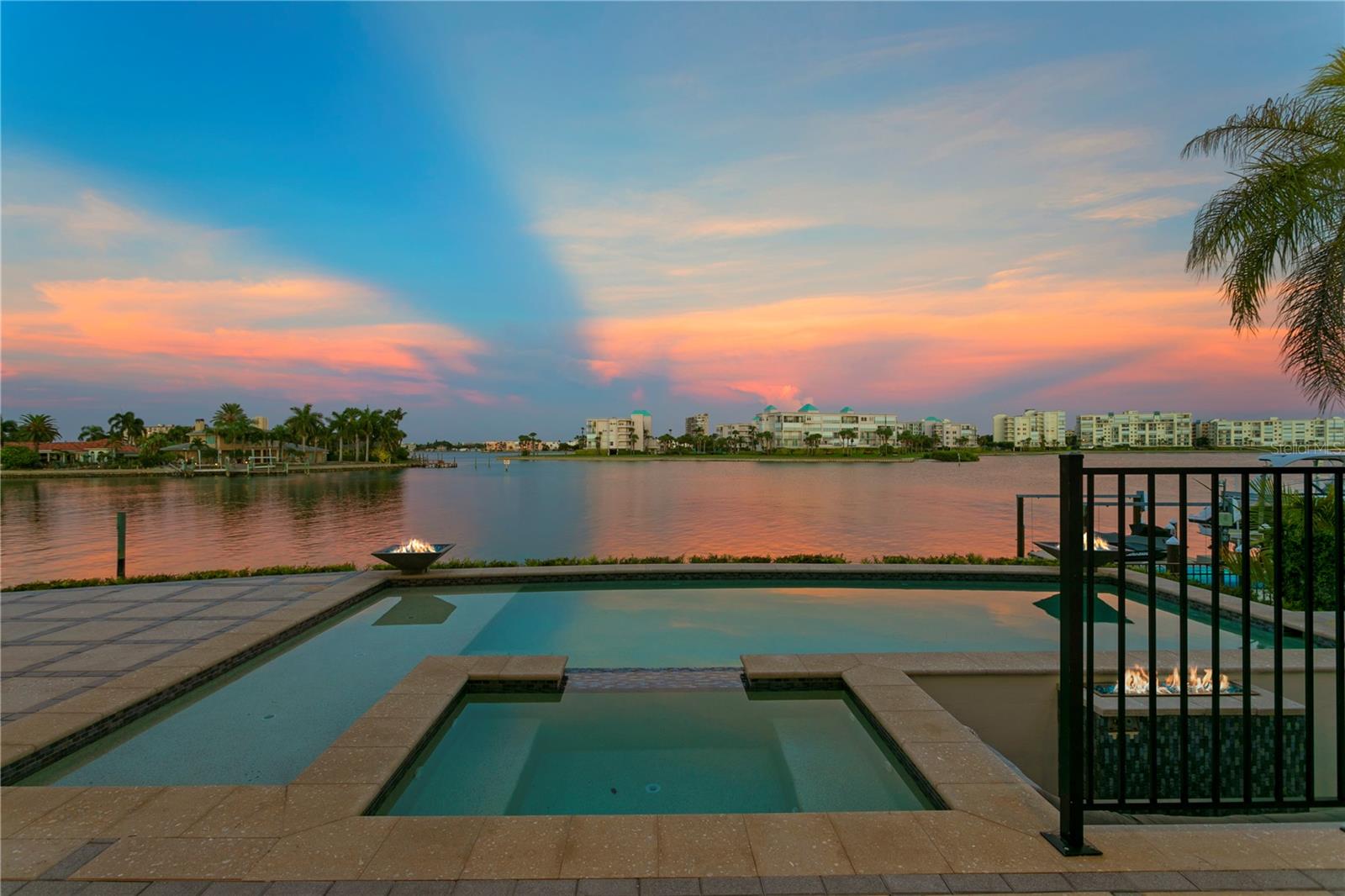 SOUTH CSWY ISLE YACHT CLUB 4TH ADD - Residential