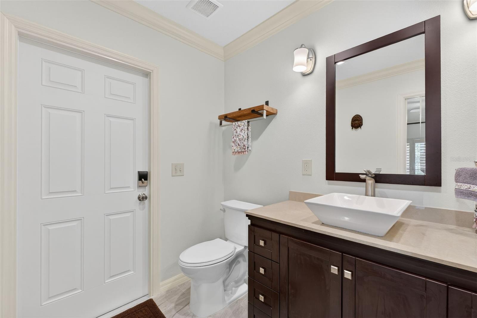 COLONIAL MANOR - Residential