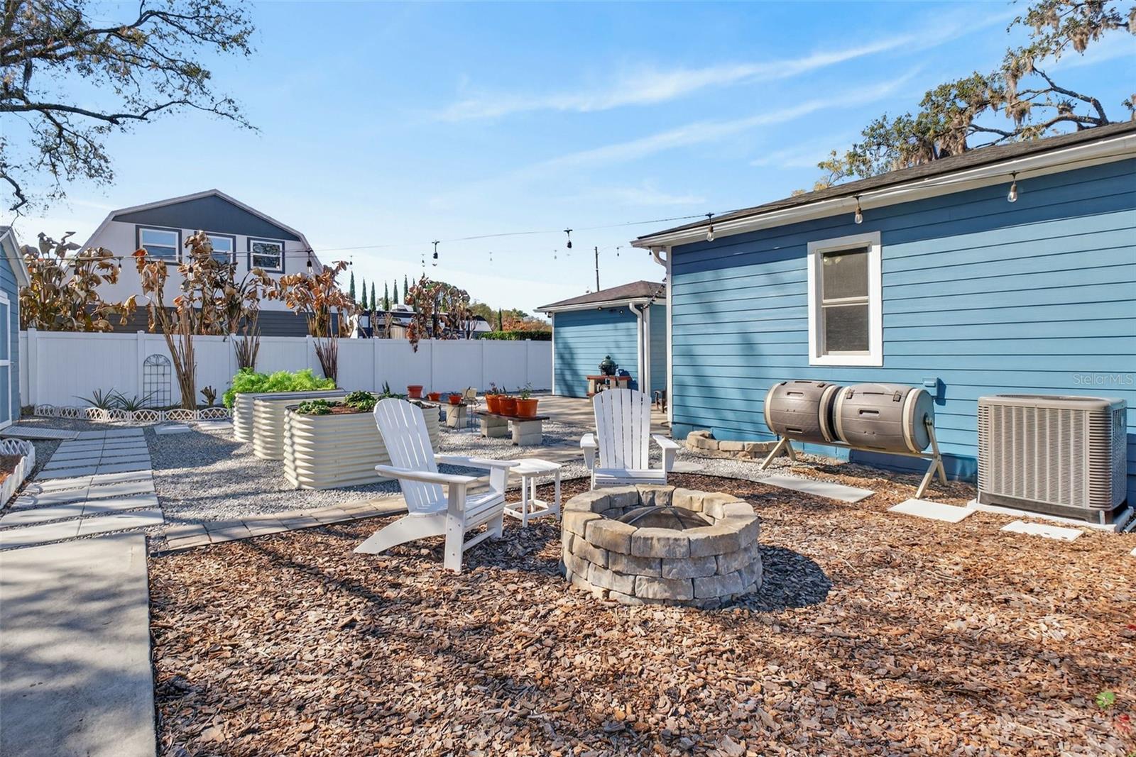 COLONIAL MANOR - Residential