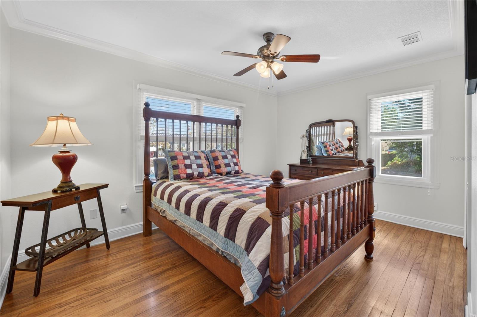 COLONIAL MANOR - Residential