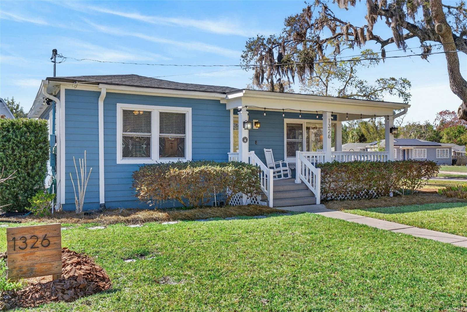 COLONIAL MANOR - Residential