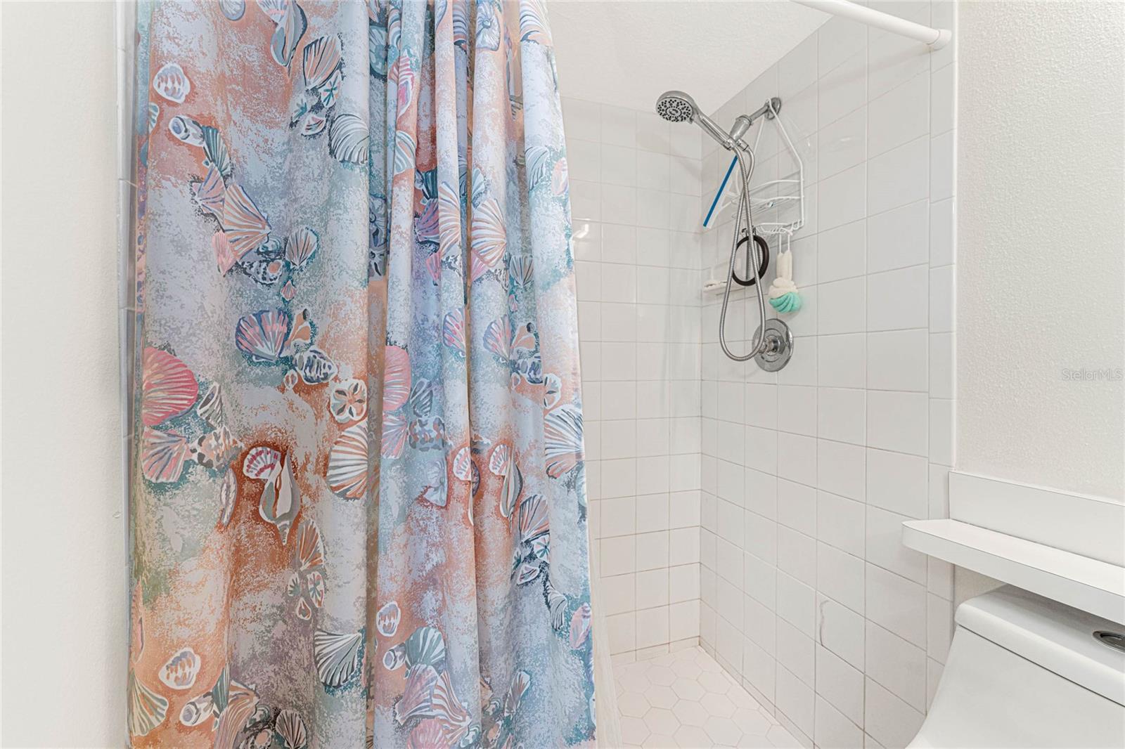 GOLDEN TEE PH 02 BLDG 16 - Residential