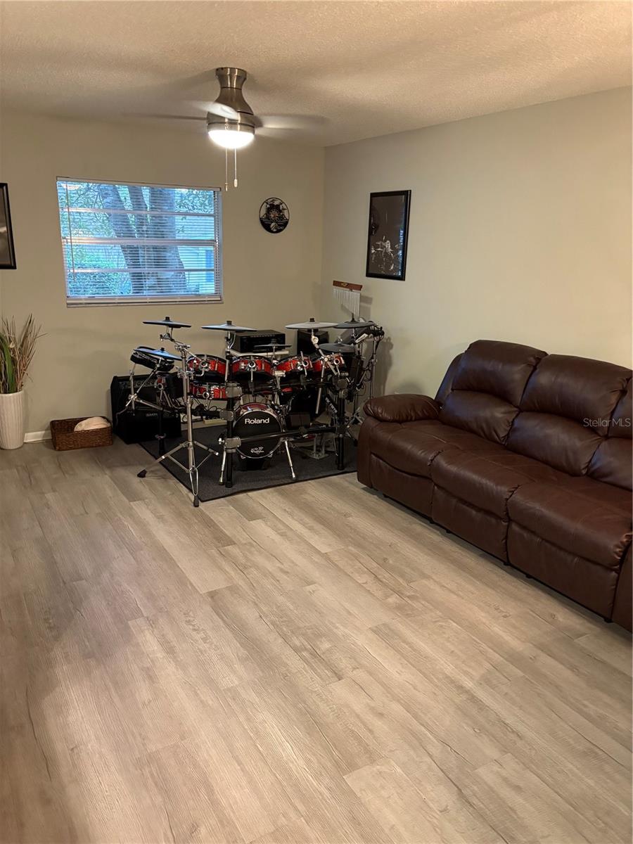 ON TOP OF THE WORLD - Residential