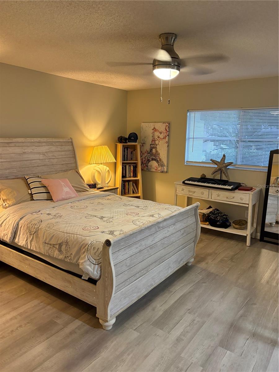 ON TOP OF THE WORLD - Residential