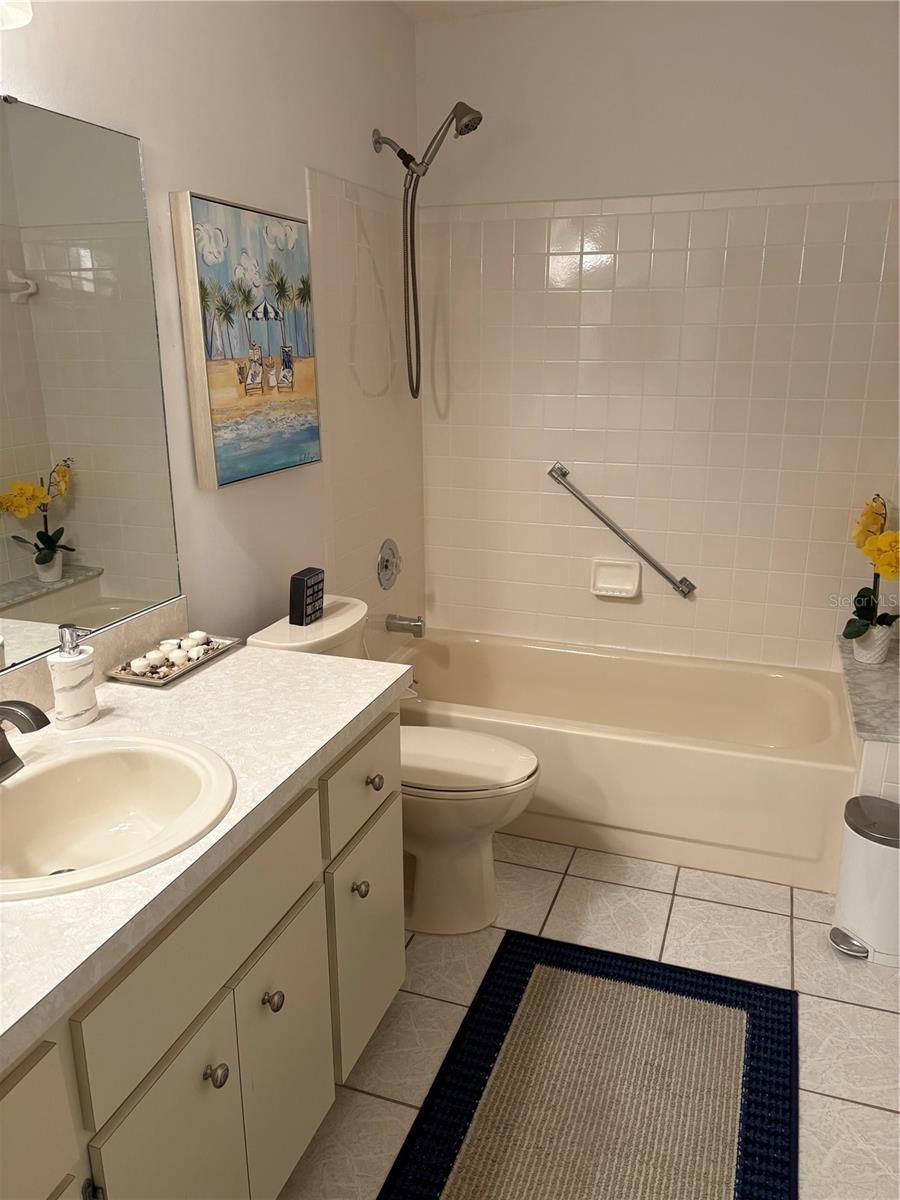 ON TOP OF THE WORLD - Residential