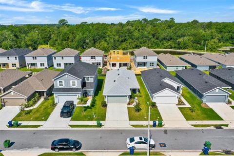 A home in WINTER HAVEN