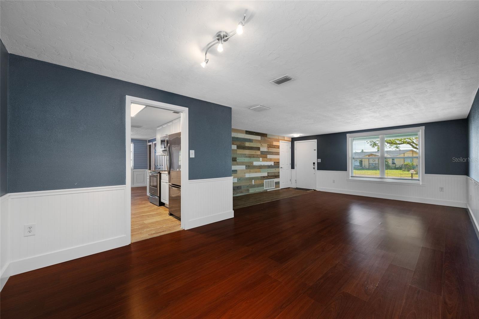 JASMINE LAKES - Residential