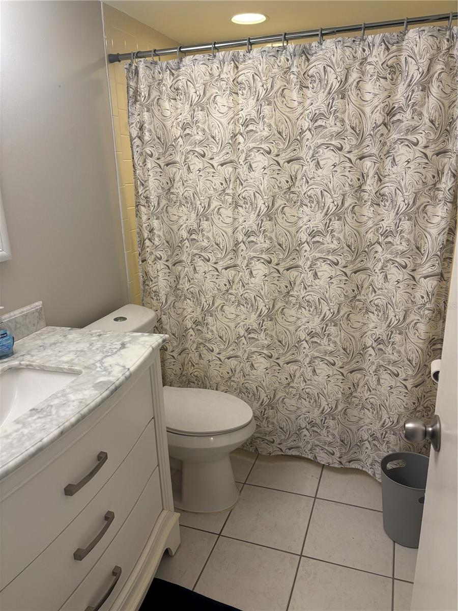 ISLAND VIEW SOUTH CONDO - Residential