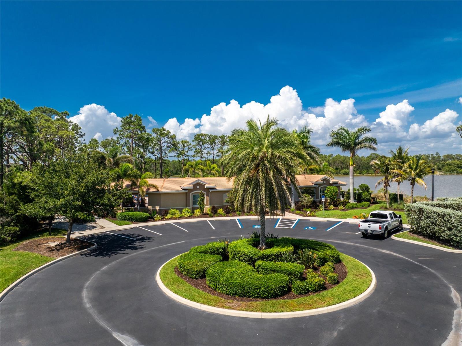 CARIBBEAN VILLAGE - Residential