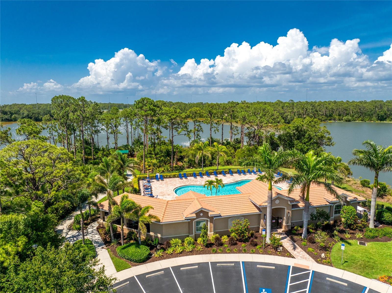 CARIBBEAN VILLAGE - Residential
