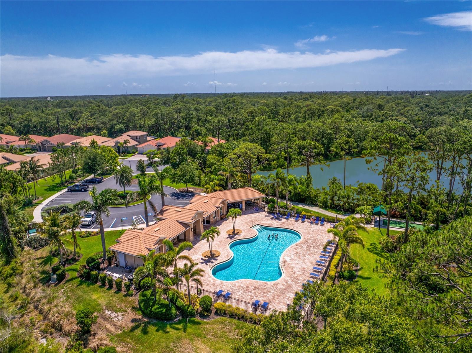 CARIBBEAN VILLAGE - Residential