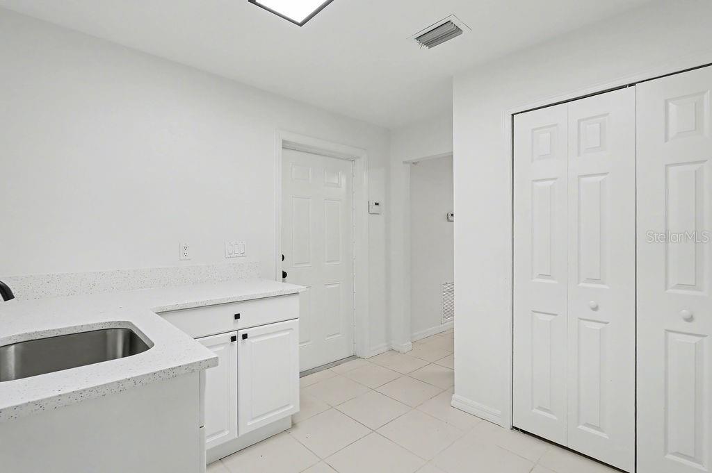 LAKESHIRE GARDENS - Residential