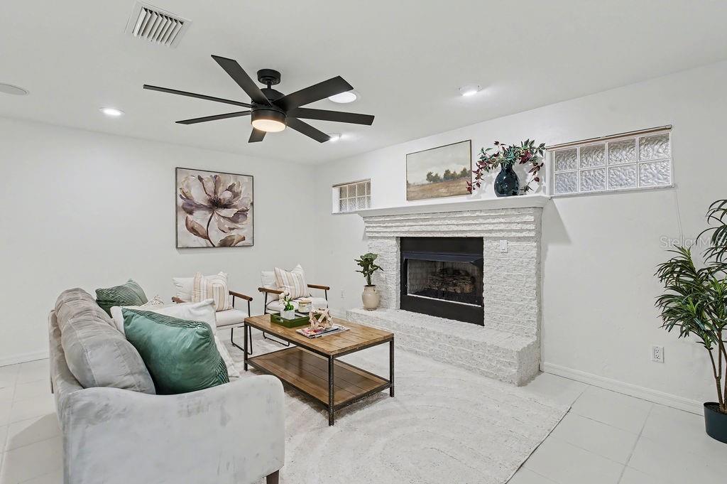 LAKESHIRE GARDENS - Residential