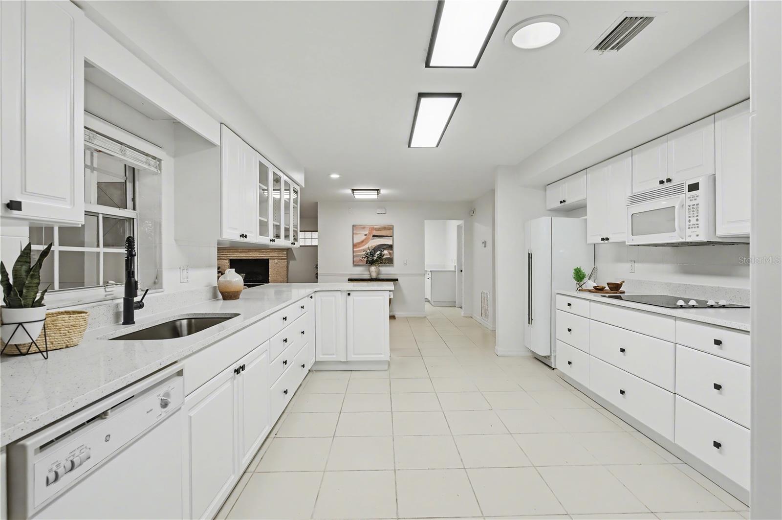 LAKESHIRE GARDENS - Residential