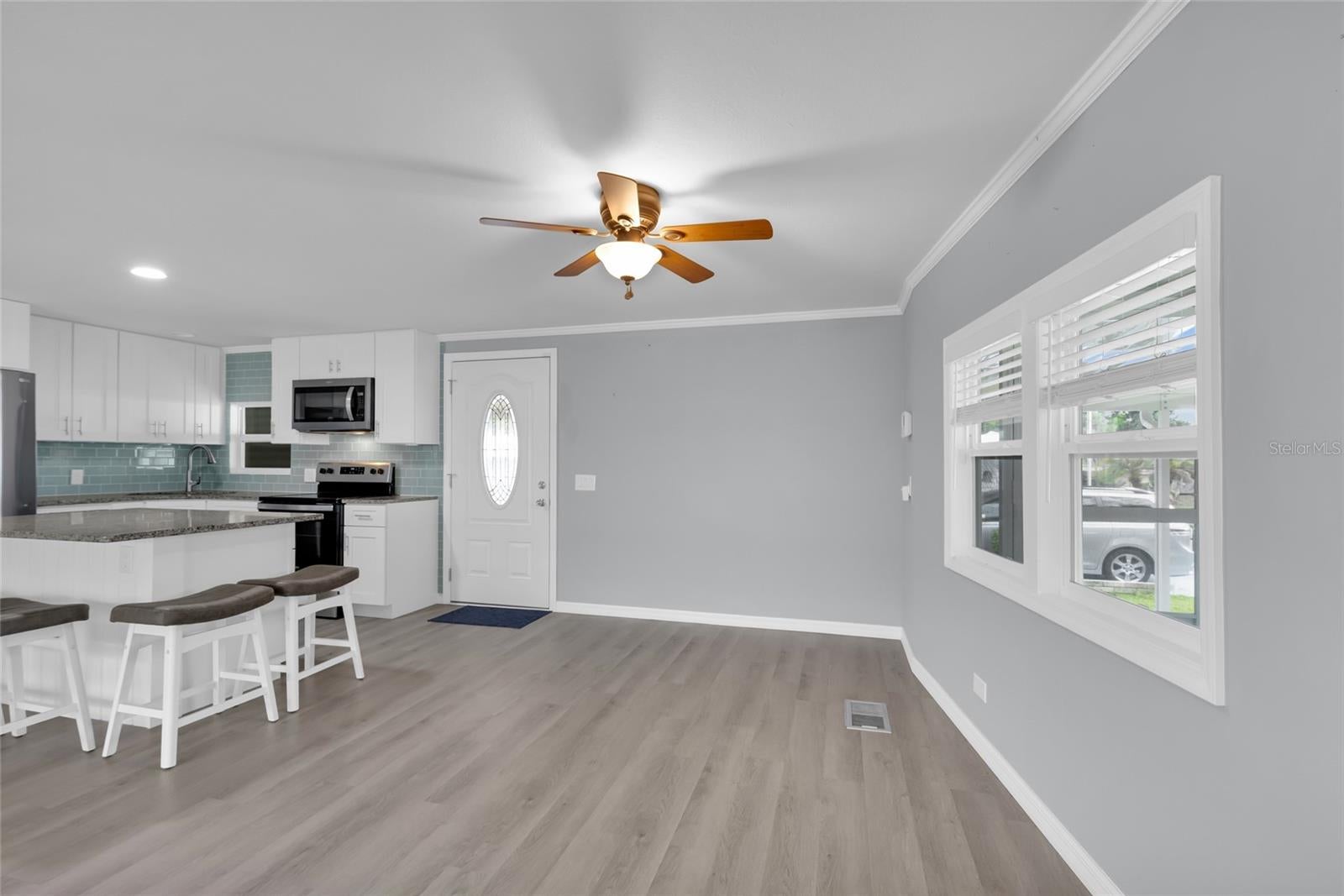 100 PAPAYA COVE