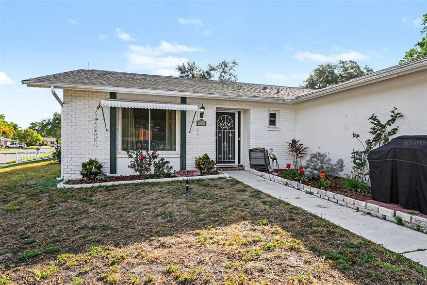 Welcome to this charming 2-bedroom, 2-bathroom home perfectly situated on a quiet cul-de-sac in the highly desirable 55+ community of Timber Oaks. This move-in-ready residence offers 1,422 sq. ft. of comfortable living space, featuring a bright and open floor plan with a spacious living/dining room combo. The functional kitchen opens to a large family room, while the primary suite boasts a walk-in closet and an ensuite bath.
The property features a massive, sun-drenched Florida room—perfect for enjoying your morning coffee while overlooking the beautifully landscaped corner lot. Notable upgrades include a newer HVAC system, fresh interior paint, and a 2-car garage with ample storage. For just $50/month, enjoy world-class amenities including a clubhouse, resort-style pool, tennis courts, and fitness center. Located just minutes from US-19, Werner-Boyce Salt Springs State Park, and coastal dining, this home offers the perfect Florida retirement lifestyle!