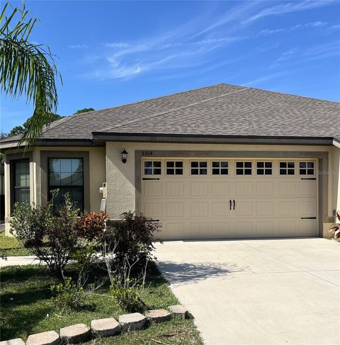 A home in LAKELAND