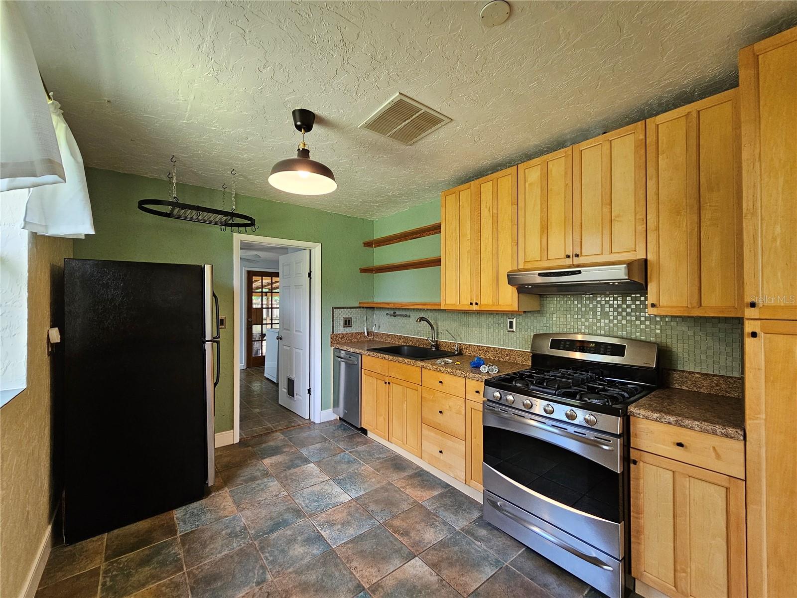 1115 NE 11TH AVENUE